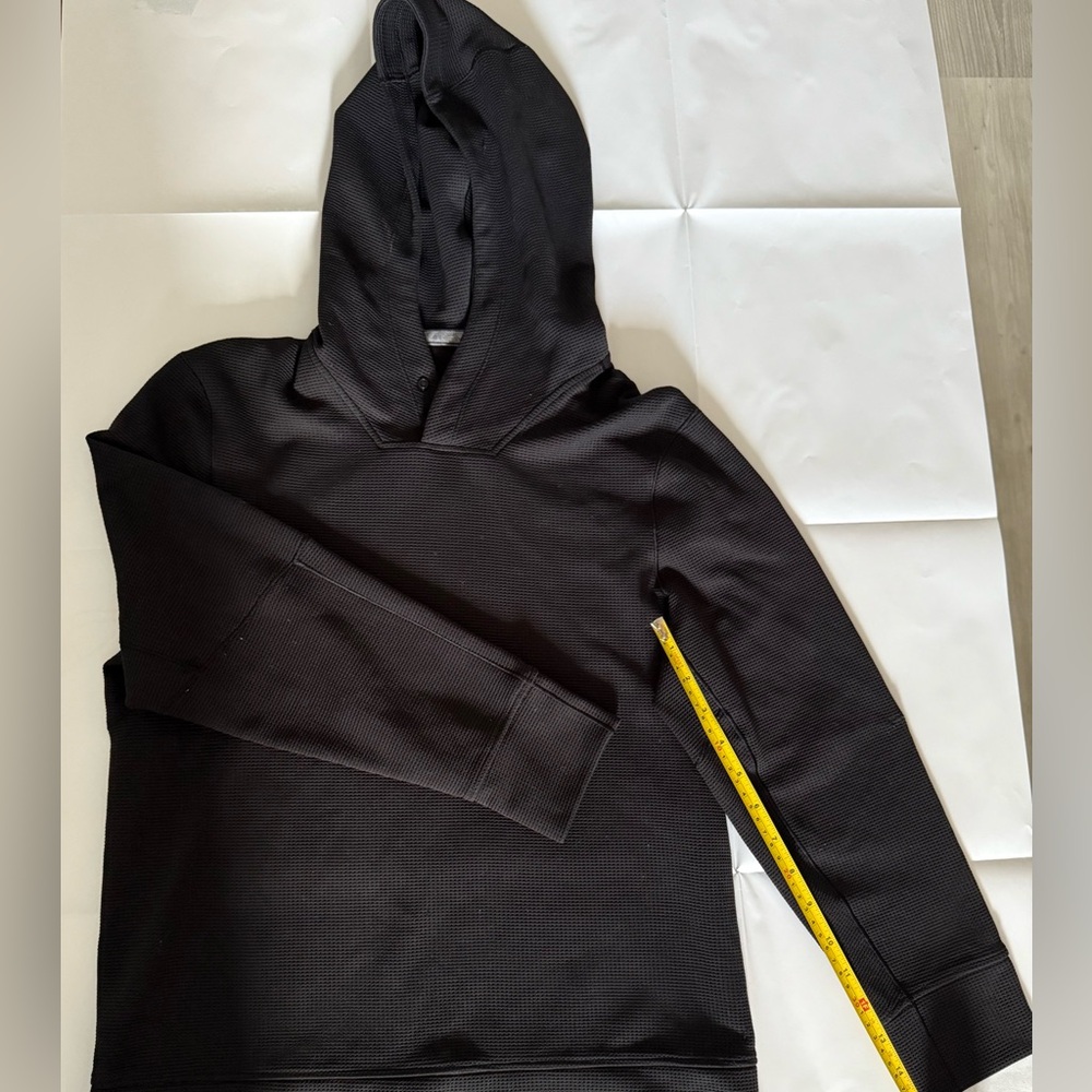 Lululemon 2 men pullovers waffle print. Size XS. Black and bone/ivory colors.